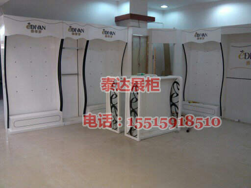 泰達(dá)內(nèi)衣展柜-08239