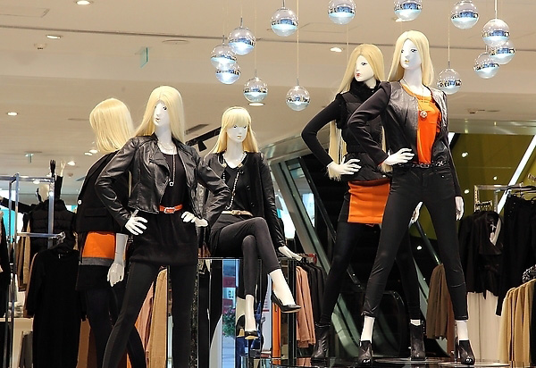 服裝店展柜效果圖