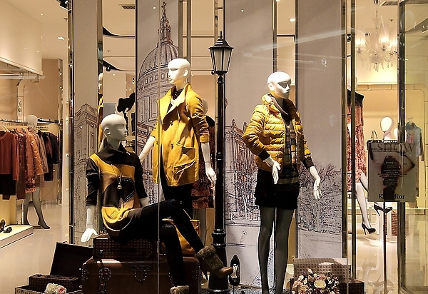服裝店展柜效果圖